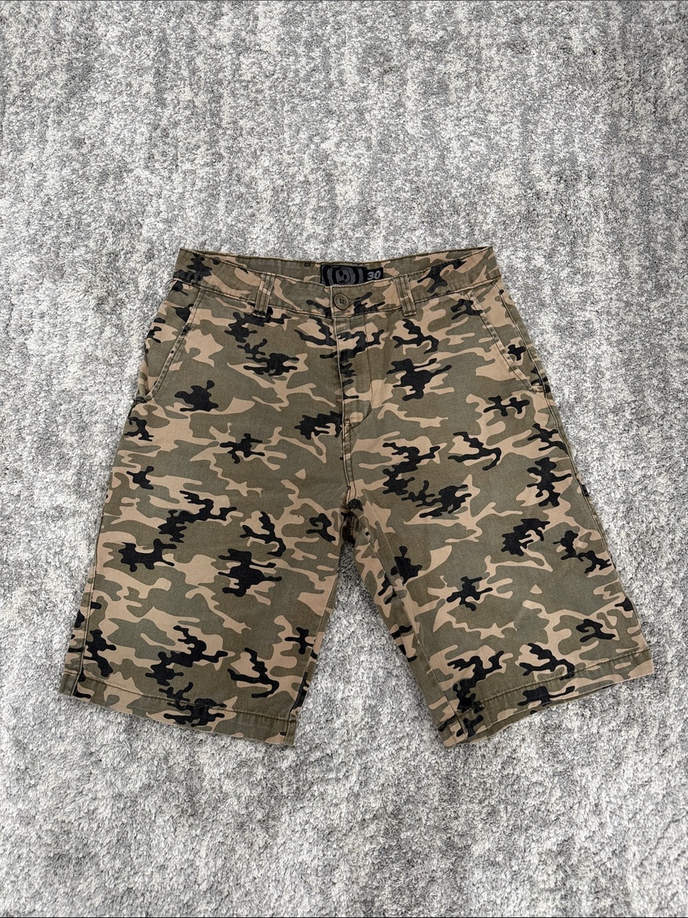 Urban Heritage Men's Camo Cargo Shorts in Olive and Khaki